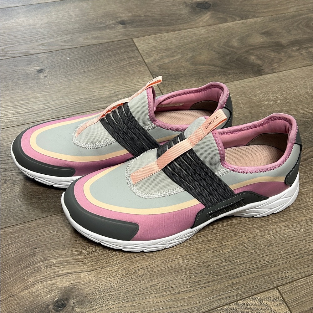 Women’s Vionic Size 8 Vayda Sip on Sneaker